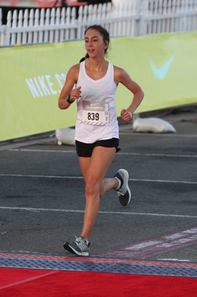 Nina-Running-e1640016459327-680x1024 Nina-Running-e1640016459327-680x1024